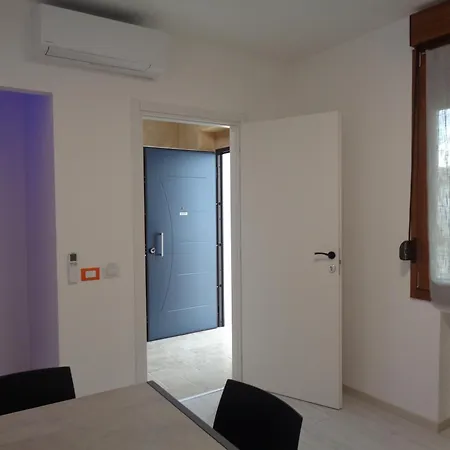 C&m Al Cortile Vicino E Aeroporto Vce Apartment *