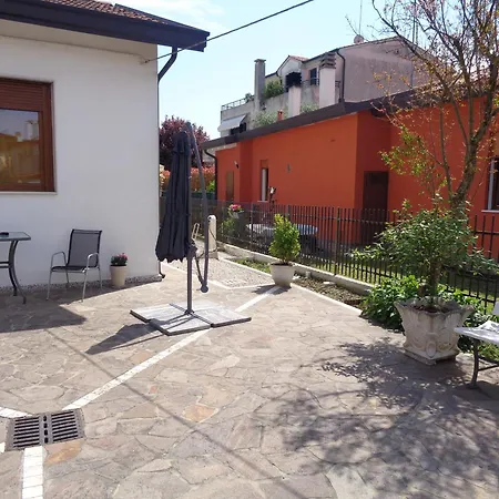 C&m Al Cortile Vicino E Aeroporto Vce Apartment *